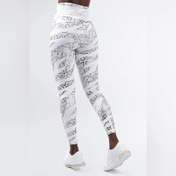 Puma Train Untamed High Waist 7/8 Tights Leggings Snakeskin Print Size XS - Picture 16 of 16